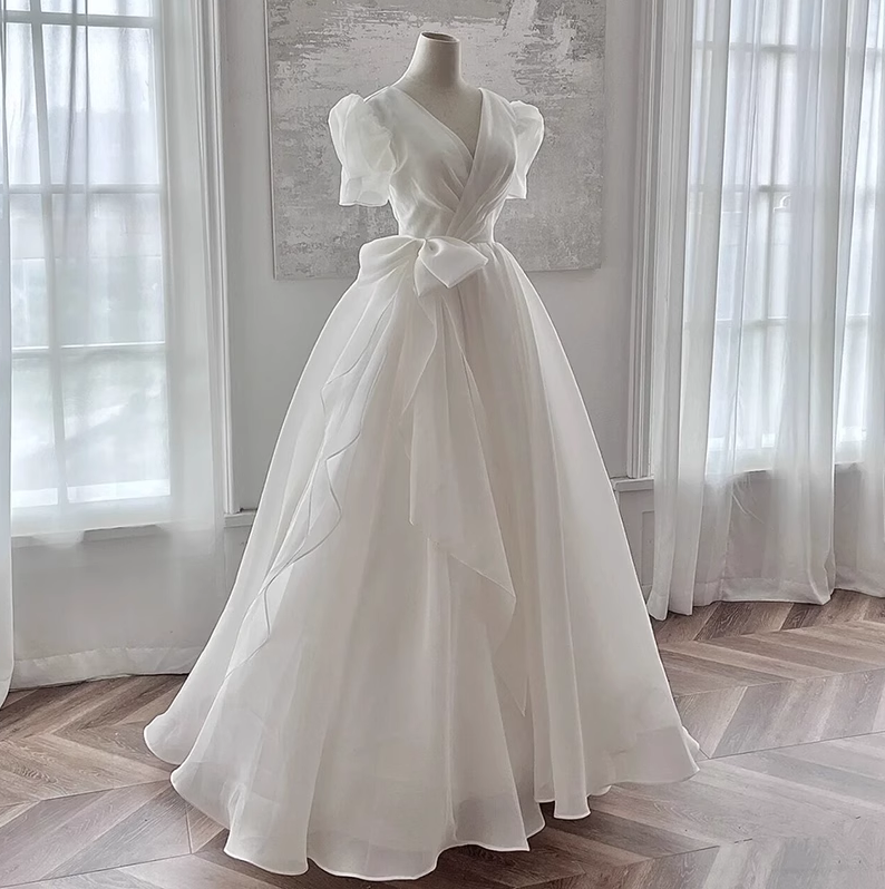 Floor-length wedding dress new bride's simple deep V-neck A-hem organza vest-style wedding dress