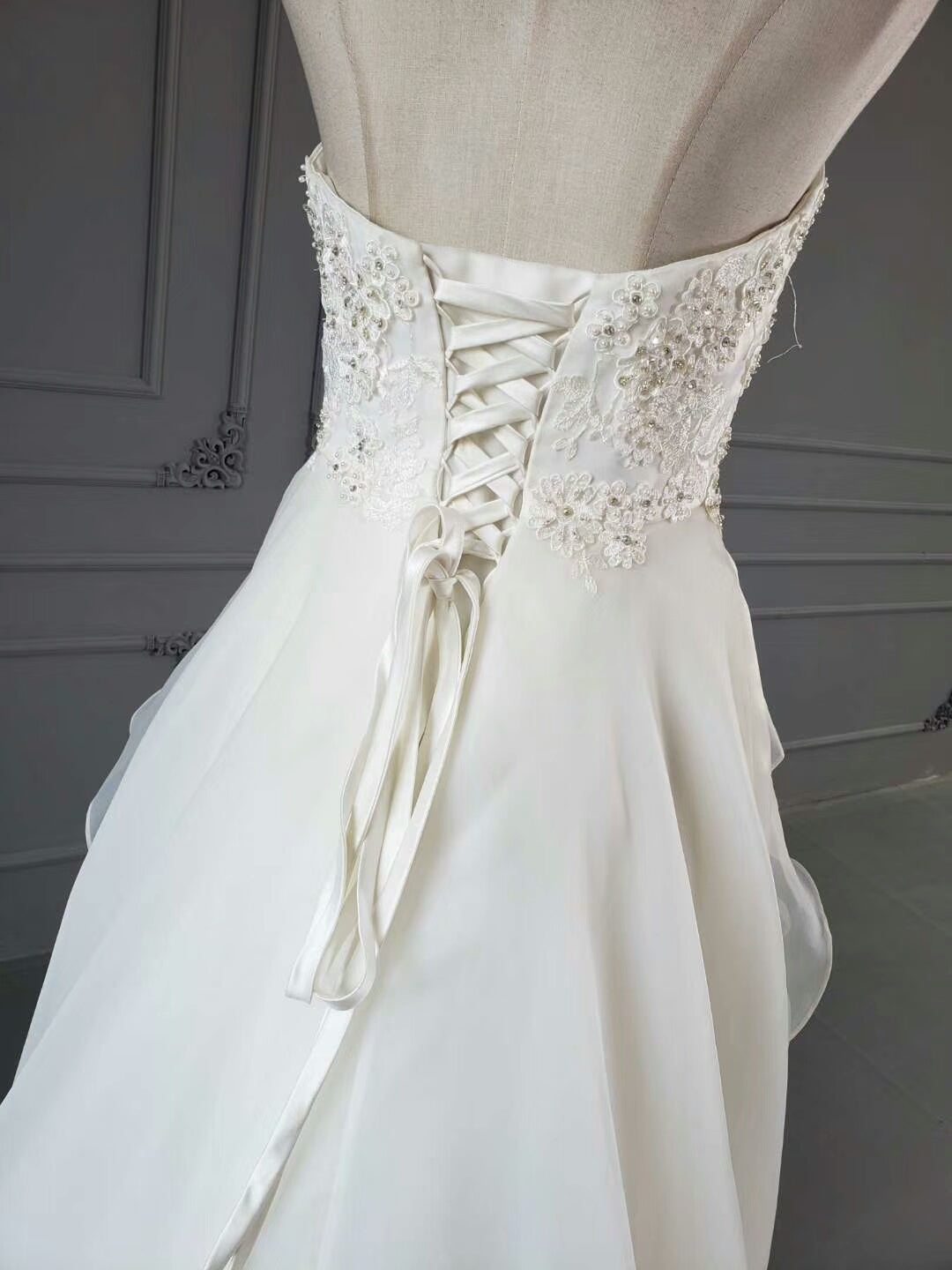 Luxurious A-line slit strapless wedding dress