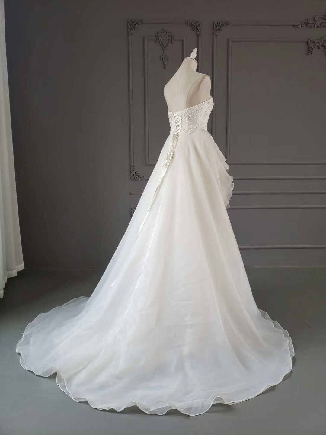 Luxurious A-line slit strapless wedding dress