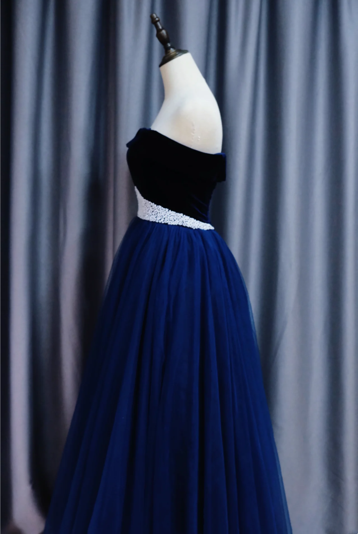 Classic royal blue dress, soft and delicate velvet material, waist beaded ball gown, evening dress, banquet dress