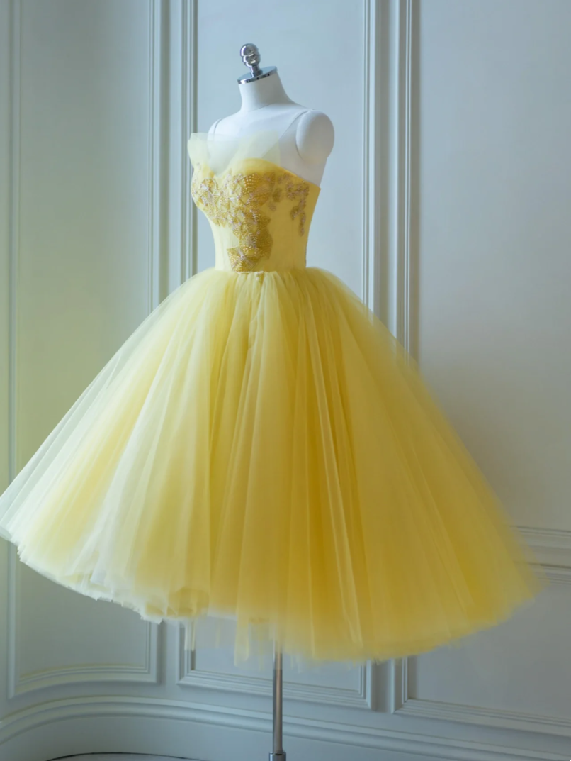 Fluffy and soft tutu skirt for a flirty and sophisticated cocktail dress