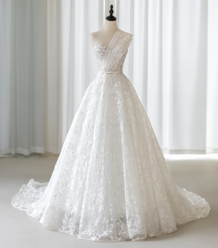 Love Neck Lace Wedding Dress Sleeveless Princess Train Bridal Wedding Dress