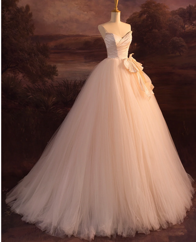 Strapless Tulle Long Ball Gown Beautiful A Line Formal Evening Gown Champagne Taffeta Gown