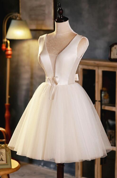 Champagne V-Neck Tulle Short Prom Dress, A-Line Evening Party Dress