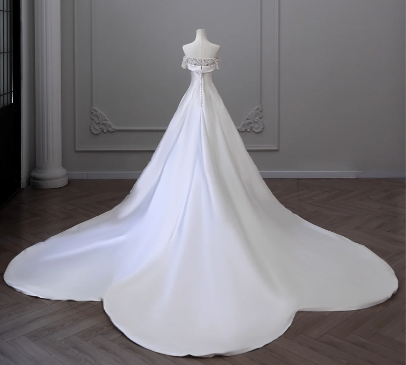 Luxury A-type satin train wedding dress