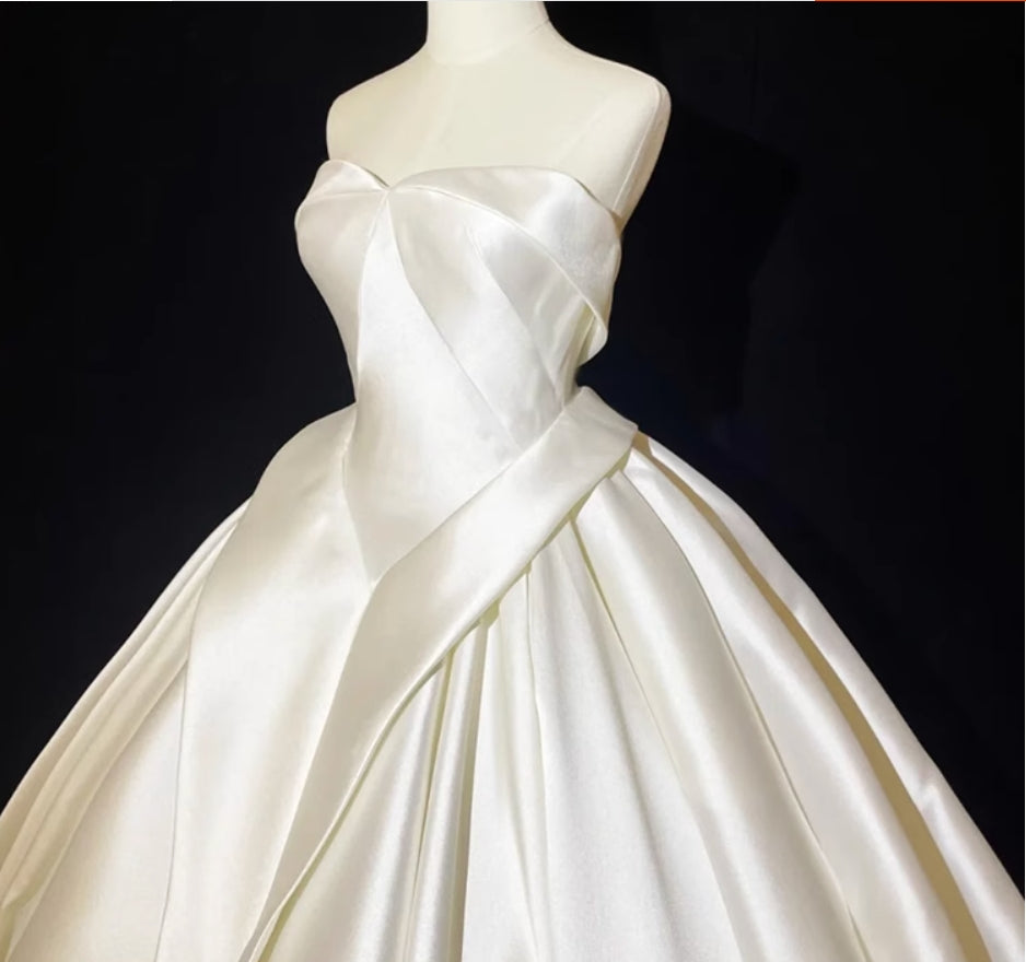 Satin wedding dress bride's new A-tailed one-shoulder high-end textured tube top wedding dress